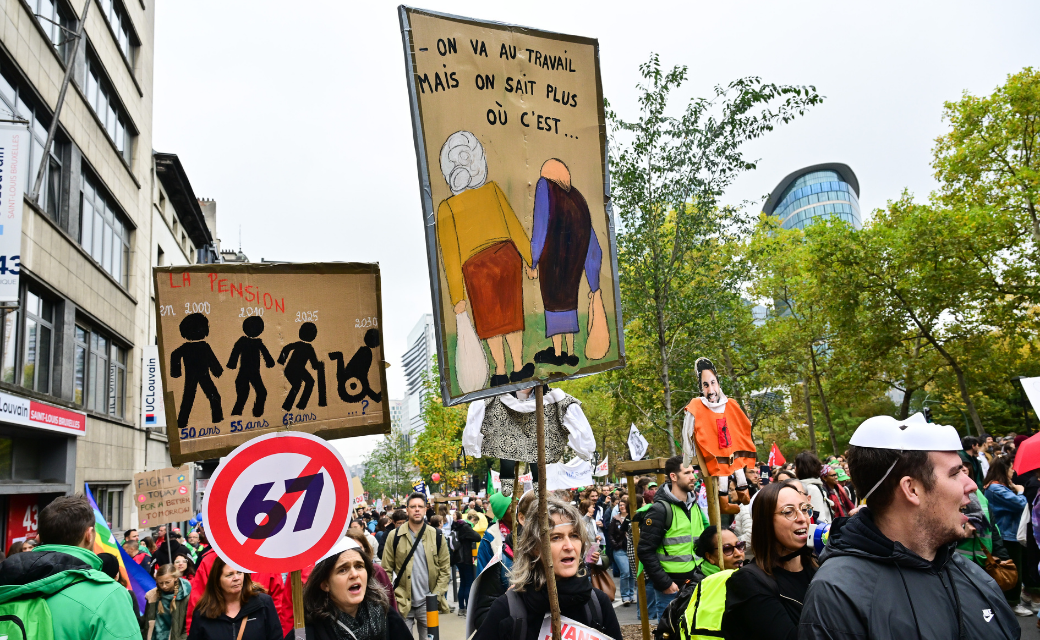 Pancarte pour de meilleures pension - manif 14 octobre 2025