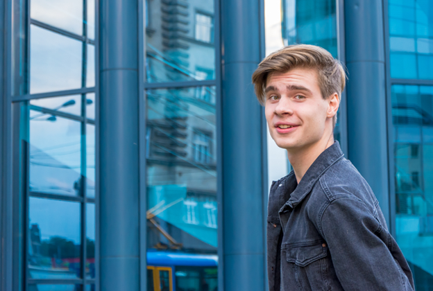 Avantages affiliation pour les travailleurs de moins de 25 ans